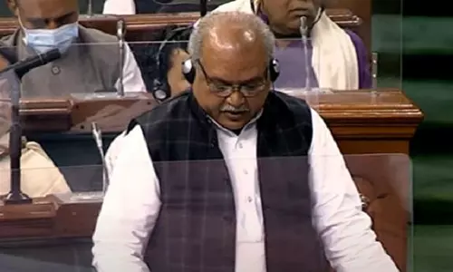 സമരത്തിനിടെ മരിച്ച കർഷകരുടെ സഹായധനത്തിൽ നിന്നൊഴിഞ്ഞുമാറി കേന്ദ്രം; മരിച്ചവരെക്കുറിച്ചുള്ള വിവരങ്ങൾ ഇല്ലെന്ന് കേന്ദ്ര കൃഷിമന്ത്രി സമരത്തിനിടെ മരിച്ച കർഷകരുടെ സഹായധനത്തിൽ നിന്നൊഴിഞ്ഞുമാറി കേന്ദ്രം; മരിച്ചവരെക്കുറിച്ചുള്ള വിവരങ്ങൾ ഇല്ലെന്ന് കേന്ദ്ര കൃഷിമന്ത്രി