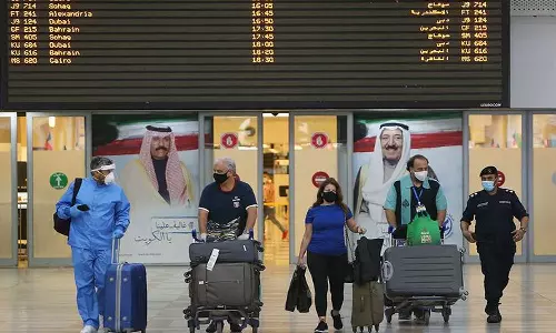 അത്യാവശ്യമല്ലാത്ത രാജ്യന്തര യാത്രകൾ ഒഴിവാക്കണം; പൗരന്മാരോട് കുവൈത്ത്