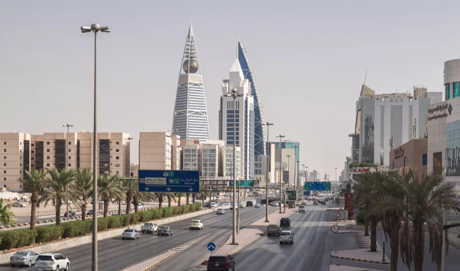 ഒമിക്രോൺ: ലോക്ഡൗൺ ഉൾപ്പെടെയുള്ള നിയന്ത്രണങ്ങളിലേക്ക് പോകില്ലെന്ന് സൗദി ഒമിക്രോൺ: ലോക്ഡൗൺ ഉൾപ്പെടെയുള്ള നിയന്ത്രണങ്ങളിലേക്ക് പോകില്ലെന്ന് സൗദി