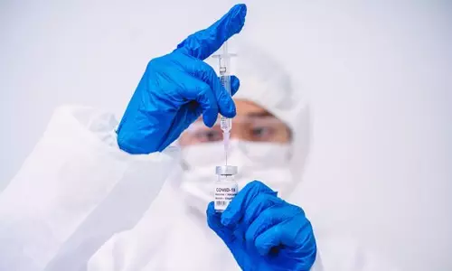 വാക്സിനേഷന്‍ പൂര്‍ത്തിയാക്കണം, ബൂസ്റ്റര്‍ ഡോസെടുക്കണം: ഒമിക്രോണിനെ പ്രതിരോധിക്കാന്‍ സുസജ്ജമെന്ന് യുഎഇ