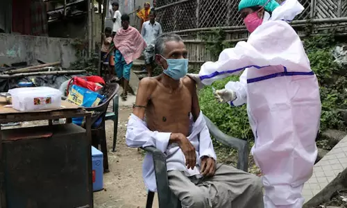 ഒമിക്രോൺ: വാക്‌സിൻ ഡോസുകളുടെ ഇടവേള കുറക്കില്ലെന്ന് ആരോഗ്യവകുപ്പ്