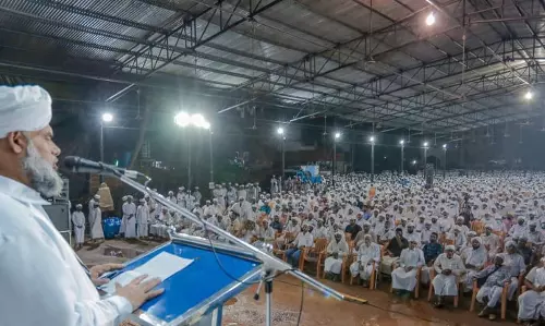 ആരാധന കൊണ്ട് സജീവമാകേണ്ട ഇടമാണ് പള്ളി, രാഷ്ട്രീയ ചർച്ചക്കുള്ള വേദിയാക്കരുത്: ഖലീൽ ബുഖാരി തങ്ങൾ ആരാധന കൊണ്ട് സജീവമാകേണ്ട ഇടമാണ് പള്ളി, രാഷ്ട്രീയ ചർച്ചക്കുള്ള വേദിയാക്കരുത്: ഖലീൽ ബുഖാരി തങ്ങൾ