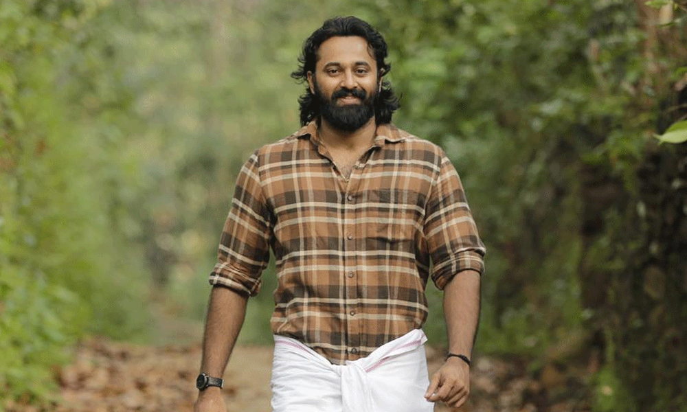 മൂന്ന് വർഷത്തെ ഇടവേളക്ക് ശേഷം അവൻ വരുന്നൂ.. മേപ്പടിയാൻ റിലീസ് തീയതി നാളെ മൂന്ന് വർഷത്തെ ഇടവേളക്ക് ശേഷം അവൻ വരുന്നൂ.. മേപ്പടിയാൻ റിലീസ് തീയതി നാളെ