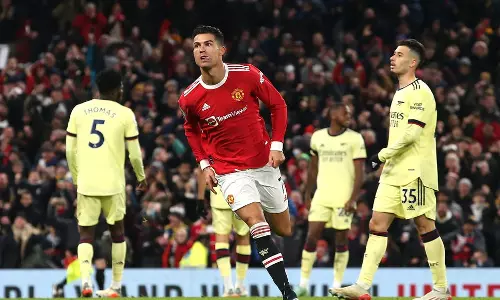 ക്രിസ്റ്റ്യാനോയും ബ്രൂണോ ഫെര്‍ണാന്‍ഡസും രക്ഷകരായി; ആഴ്സനലിനെതിരെ വിജയിച്ച് കയറി യുണൈറ്റഡ്