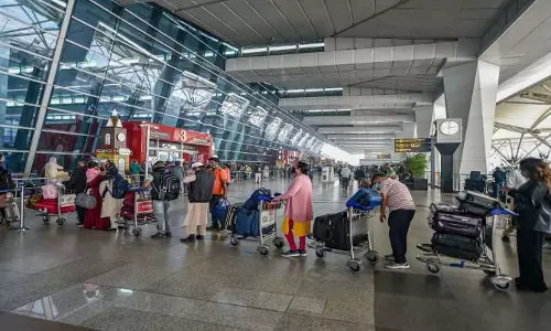 ഒമിക്രോണ്‍ സ്ഥിരീകരിച്ചതിനു പിന്നാലെ രാജ്യത്ത് ജാഗ്രത; അഞ്ച് പേരുടെ പരിശോധനാഫലം ഇന്ന്