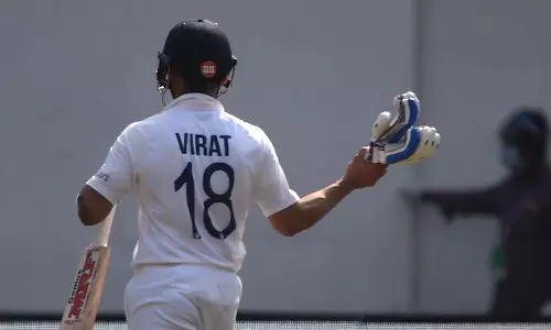 കോഹ്‌ലിയുടെ എൽബിഡബ്ല്യൂ; തേർഡ് അംപയർ വീരേന്ദര്‍ ശർമ എയറിലാണ്‌