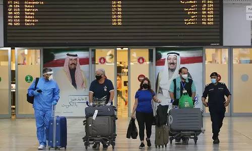 ഒമിക്രോൺ പശ്ചാത്തലത്തിൽ ടൂറിസ്റ്റ് ഇ -വിസ നടപടികൾ കർശനമാക്കി കുവൈത്ത്