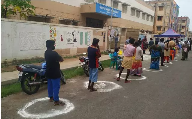 ഒമിക്രോൺ; മധുരയിൽ വാക്‌സിനെടുക്കാത്തവർക്ക്  ഹോട്ടലുകളിലും മാളിലും പ്രവേശനമില്ല