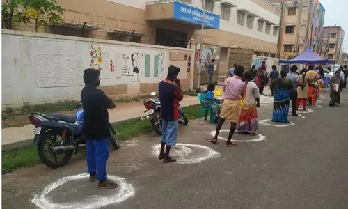 ഒമിക്രോൺ; മധുരയിൽ വാക്‌സിനെടുക്കാത്തവർക്ക്  ഹോട്ടലുകളിലും മാളിലും പ്രവേശനമില്ല