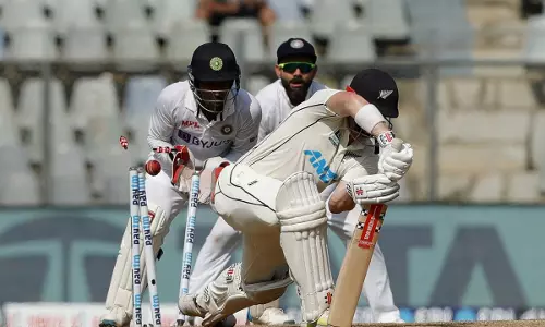 അജാസിന്റെ പത്തരമാറ്റിന് ഇന്ത്യയുടെ തിരിച്ചടി; കിവീസ് 62 റൺസിന് പുറത്ത്