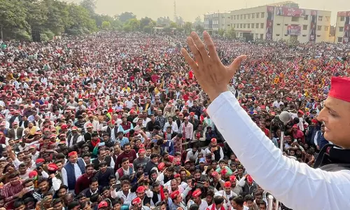 മമതക്ക് സ്വാഗതം, കോൺഗ്രസിന് വട്ടപൂജ്യം സീറ്റ്: അഖിലേഷ് യാദവ്