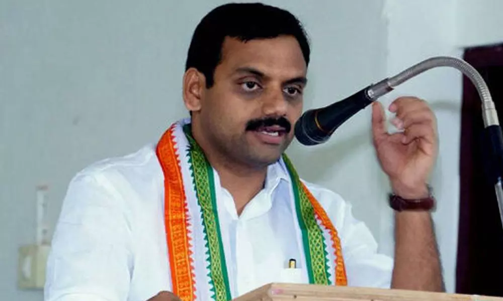 മുല്ലപ്പെരിയാർ: തമിഴ്നാട് പറയുന്നതിനെല്ലാം മുഖ്യമന്ത്രി ഒപ്പിട്ടുകൊടുക്കുകയാണ്: ഡീൻ കുര്യാക്കോസ്