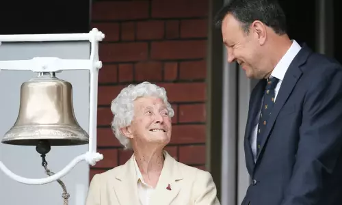 110ാം വയസില്‍ ജീവിതത്തോട് റിട്ടയഡ് ഹര്‍ട്ട് പറഞ്ഞ് ക്രിക്കറ്റ് മുത്തശ്ശി