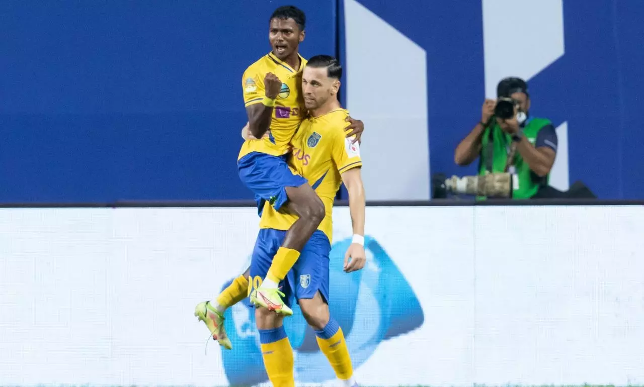 സീസണിലെ ആദ്യ ജയവുമായി കേരള ബ്ലാസ്റ്റേഴ്സ്: വീഴ്ത്തിയത് ഒഡീഷ എഫ്.സിയെ സീസണിലെ ആദ്യ ജയവുമായി കേരള ബ്ലാസ്റ്റേഴ്സ്: വീഴ്ത്തിയത് ഒഡീഷ എഫ്.സിയെ