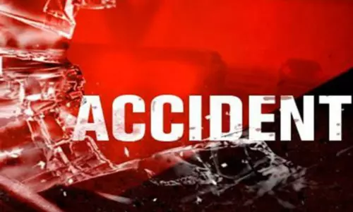 ബിപിൻ റാവത്തിന്റെ വിലാപയാത്രാ വാഹനം അപകടത്തിൽപ്പെട്ടു; 10 പേർക്ക് പരിക്ക്