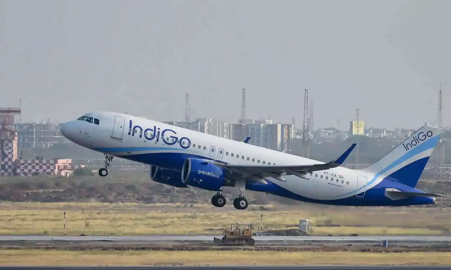 ദോഹ-കോഴിക്കോട് ഇൻഡിഗോ വിമാനം വൈകുന്നു; യാത്രക്കാർ ദോഹ വിമാനത്താവളത്തിൽ കുടുങ്ങി