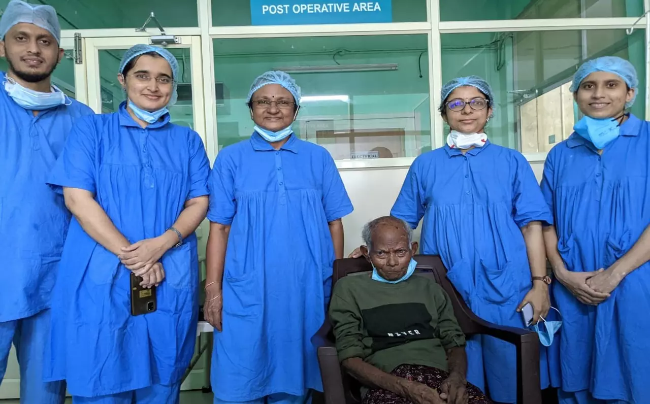 110ാം വയസിലും തിമിര ശസ്ത്രക്രിയയിലൂടെ കാഴ്ച വീണ്ടെടുത്തു; മഞ്ചേരി മെഡിക്കൽ കോളേജ് മികവിന്റെ നിറവിലേക്ക്
