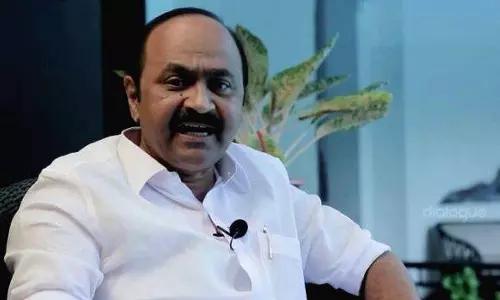 വെഞ്ഞാറമൂട് ഇരട്ടക്കൊലപാതകം രാഷ്ട്രീയ കൊലപാതകമാക്കാൻ ശ്രമം നടന്നു, സിബിഐ അന്വേഷണം വേണം: വിഡി സതീശൻ വെഞ്ഞാറമൂട് ഇരട്ടക്കൊലപാതകം രാഷ്ട്രീയ കൊലപാതകമാക്കാൻ ശ്രമം നടന്നു, സിബിഐ അന്വേഷണം വേണം: വിഡി സതീശൻ