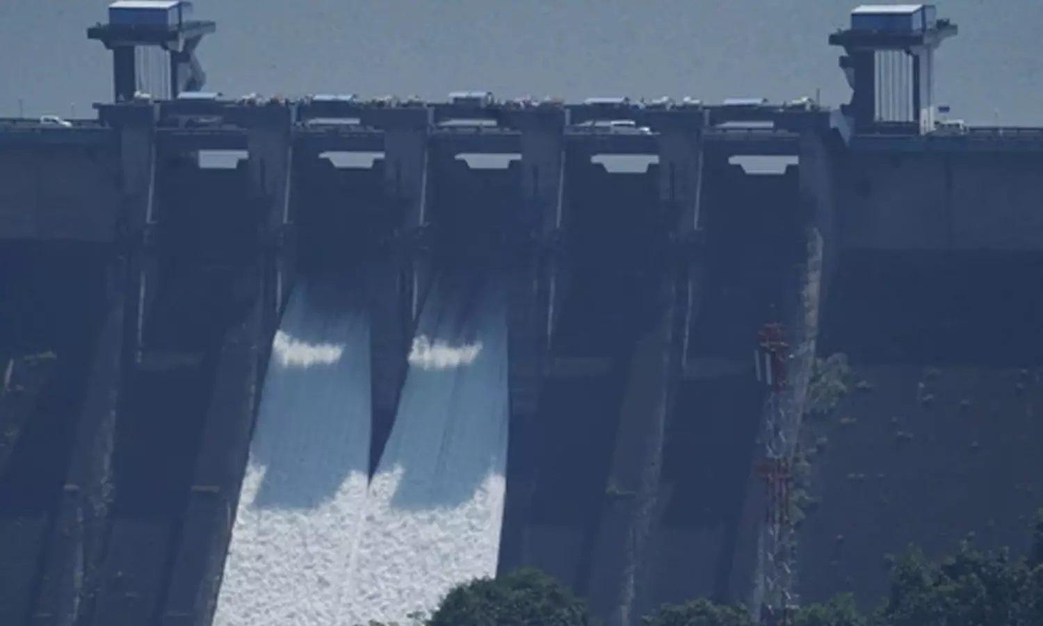 മുല്ലപ്പെരിയാർ വിഷയത്തിൽ സുപ്രീംകോടതി അടിയന്തരമായി ഇടപെടണം; കേരളം നാളെ ഹരജി നൽകും മുല്ലപ്പെരിയാർ വിഷയത്തിൽ സുപ്രീംകോടതി അടിയന്തരമായി ഇടപെടണം; കേരളം നാളെ ഹരജി നൽകും