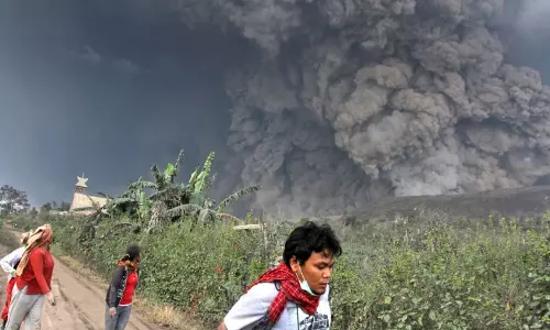 ഇന്തോനേഷ്യയിലെ അഗ്നിപർവ്വത സ്ഫോടനത്തിൽ മരിച്ചവരുടെ എണ്ണം 34 ആയി ഇന്തോനേഷ്യയിലെ അഗ്നിപർവ്വത സ്ഫോടനത്തിൽ മരിച്ചവരുടെ എണ്ണം 34 ആയി