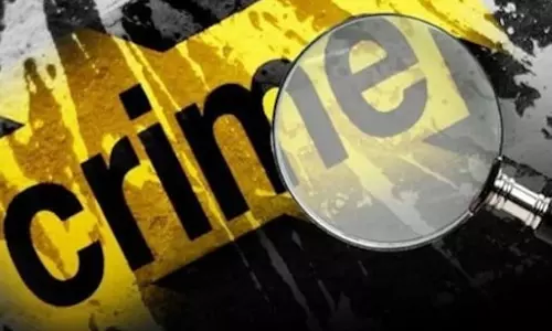 ഓടുന്ന ബൈക്ക് നിർത്തി ഭർത്താവ് ഭാര്യയെ കുത്തിവീഴ്ത്തി