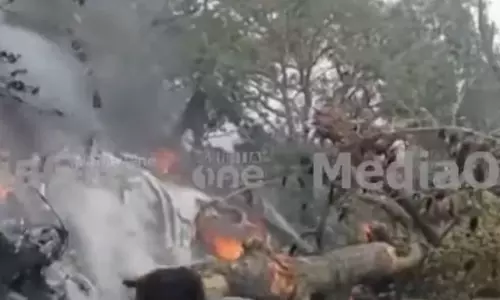 സംയുക്ത സൈനിക മേധാവി സഞ്ചരിച്ച ഹെലികോപ്റ്റര്‍ തകര്‍ന്നു വീണു; 11 മരണം