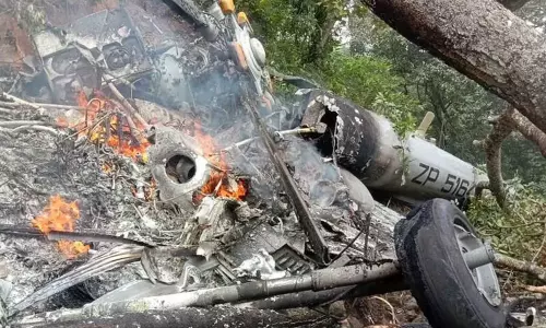 കൂനൂർ ഹെലികോപ്റ്റർ അപകടം ; ഔദ്യോഗിക പ്രസ്താവന നാളെ