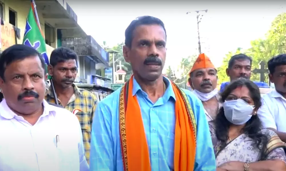 സംസ്ഥാന നേതാക്കള് വരെ പ്രചാരണത്തിന്; എന്നിട്ടും പിറവത്ത് ബിജെപിക്ക് കിട്ടിയത് ആറു വോട്ട്! സംസ്ഥാന നേതാക്കള് വരെ പ്രചാരണത്തിന്; എന്നിട്ടും പിറവത്ത് ബിജെപിക്ക് കിട്ടിയത് ആറു വോട്ട്!