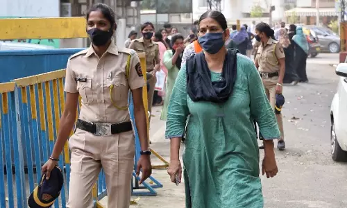 സുധ ഭരദ്വാജ് ജയില്‍ മോചിതയായി