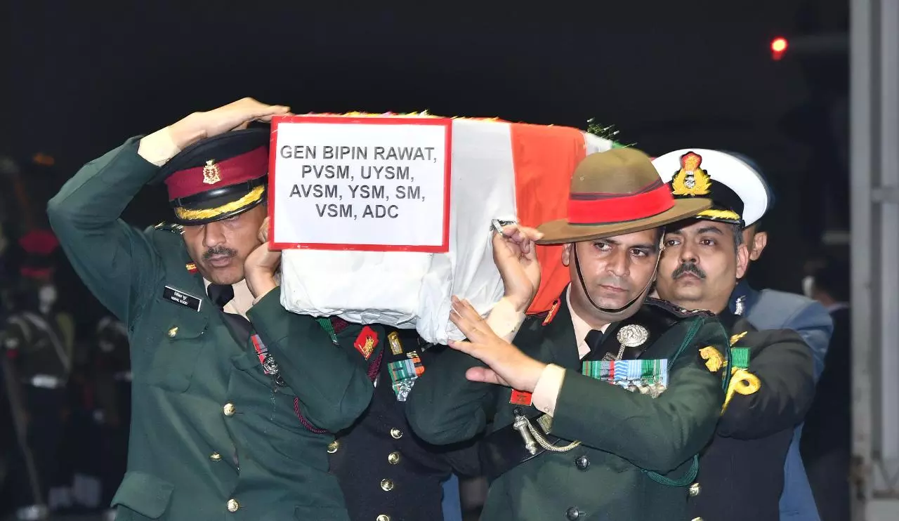 ബിപിൻ റാവത്തിന് അന്ത്യാഞ്ജലി; സംസ്കാരം ഇന്ന്