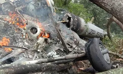 ഹെലികോപ്റ്റർ എങ്ങനെ തകർന്നു? അട്ടിമറിയാണോ? അന്വേഷിക്കാന്‍ സംയുക്തസേനാ സംഘമെത്തി