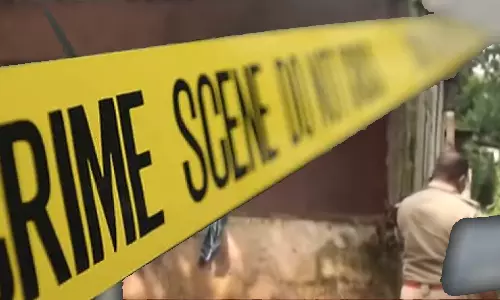 വളർത്താൻ വഴിയില്ല; നാലുദിവസം പ്രായമുള്ള കുഞ്ഞിനെ അമ്മ ബക്കറ്റിൽ മുക്കിക്കൊന്നു വളർത്താൻ വഴിയില്ല; നാലുദിവസം പ്രായമുള്ള കുഞ്ഞിനെ അമ്മ ബക്കറ്റിൽ മുക്കിക്കൊന്നു