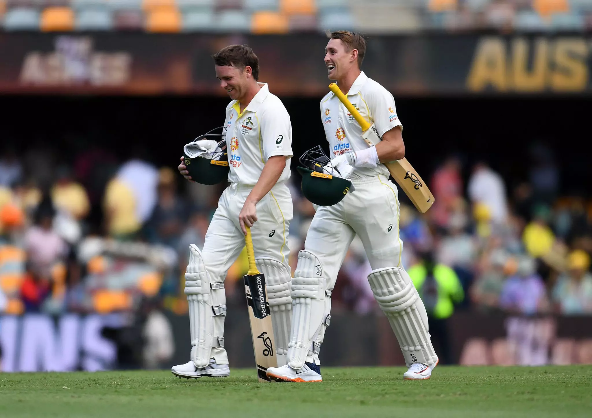 ആഷസിൽ ഇംഗ്ലീഷ് വധം; ആദ്യ ടെസ്റ്റ് ആസ്‌ത്രേലിയക്ക്‌