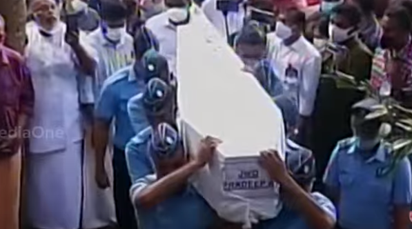 സല്യൂട്ട് പ്രദീപ്; നാടിന്‍റെ പ്രിയപുത്രന് കണ്ണീരില്‍ കുതിര്‍ന്ന യാത്രാമൊഴി