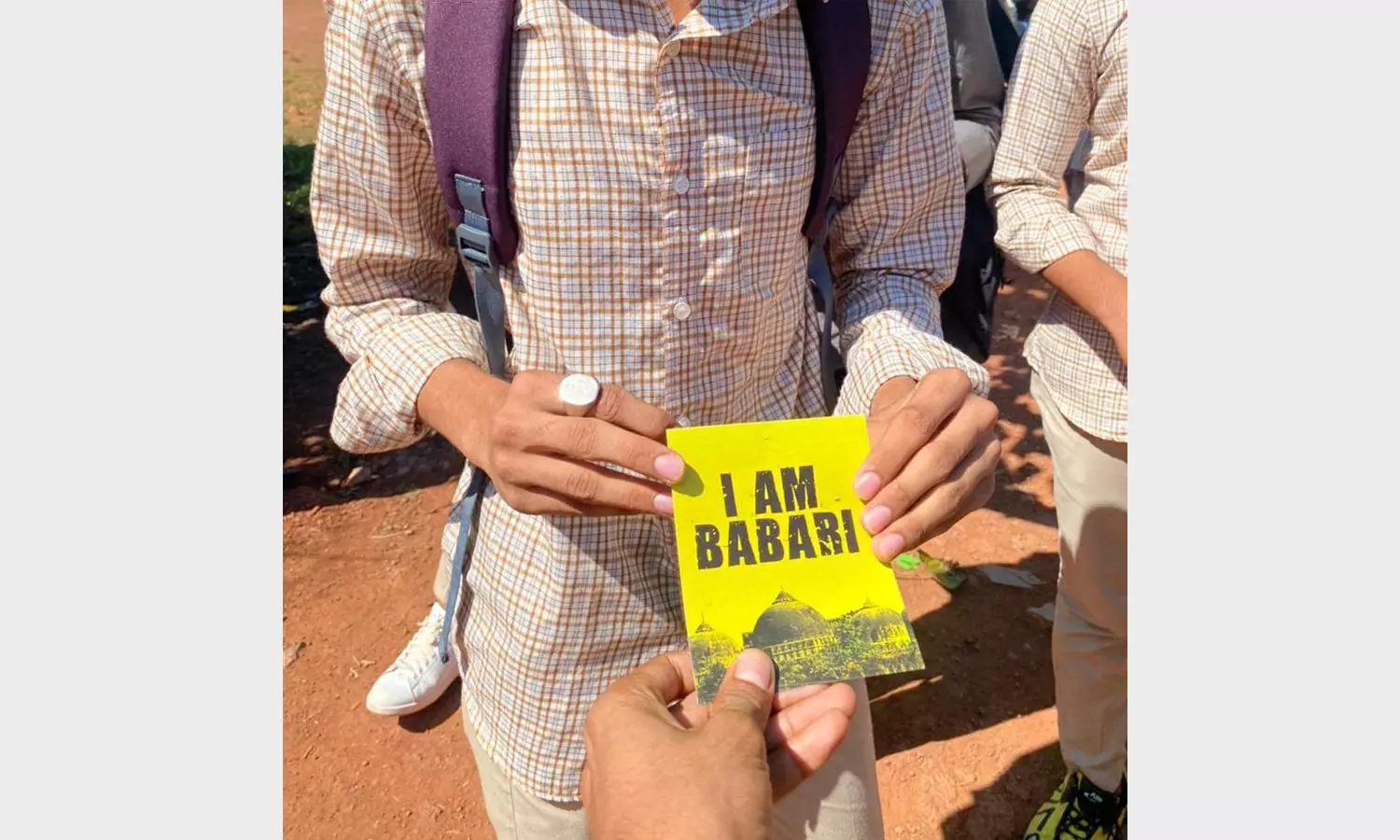 കലാപത്തിന് കാരണമായേക്കാവുന്ന വിധത്തിൽ പ്രകോപനമുണ്ടാക്കി; ഞാൻ ബാബരി ബാഡ്ജ് വിതരണം ചെയ്തവർക്കെതിരെ കേസ്