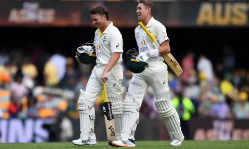 ആഷസിൽ ഇംഗ്ലീഷ് വധം; ആദ്യ ടെസ്റ്റ് ആസ്‌ത്രേലിയക്ക്‌