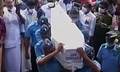 സല്യൂട്ട് പ്രദീപ്; നാടിന്‍റെ പ്രിയപുത്രന് കണ്ണീരില്‍ കുതിര്‍ന്ന യാത്രാമൊഴി