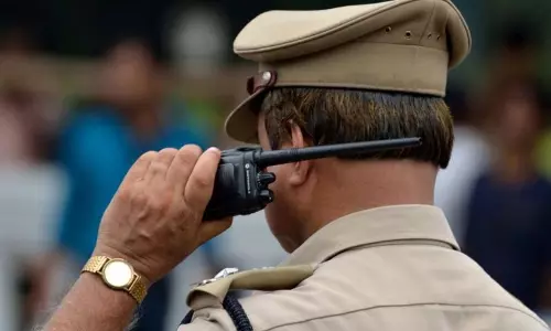 കോൺഗ്രസ് പ്രവർത്തകർക്കെതിരെ തീവ്രവാദ പരാമർശം; രണ്ട് പൊലീസുകാർക്ക് സസ്പെൻഷൻ കോൺഗ്രസ് പ്രവർത്തകർക്കെതിരെ തീവ്രവാദ പരാമർശം; രണ്ട് പൊലീസുകാർക്ക് സസ്പെൻഷൻ