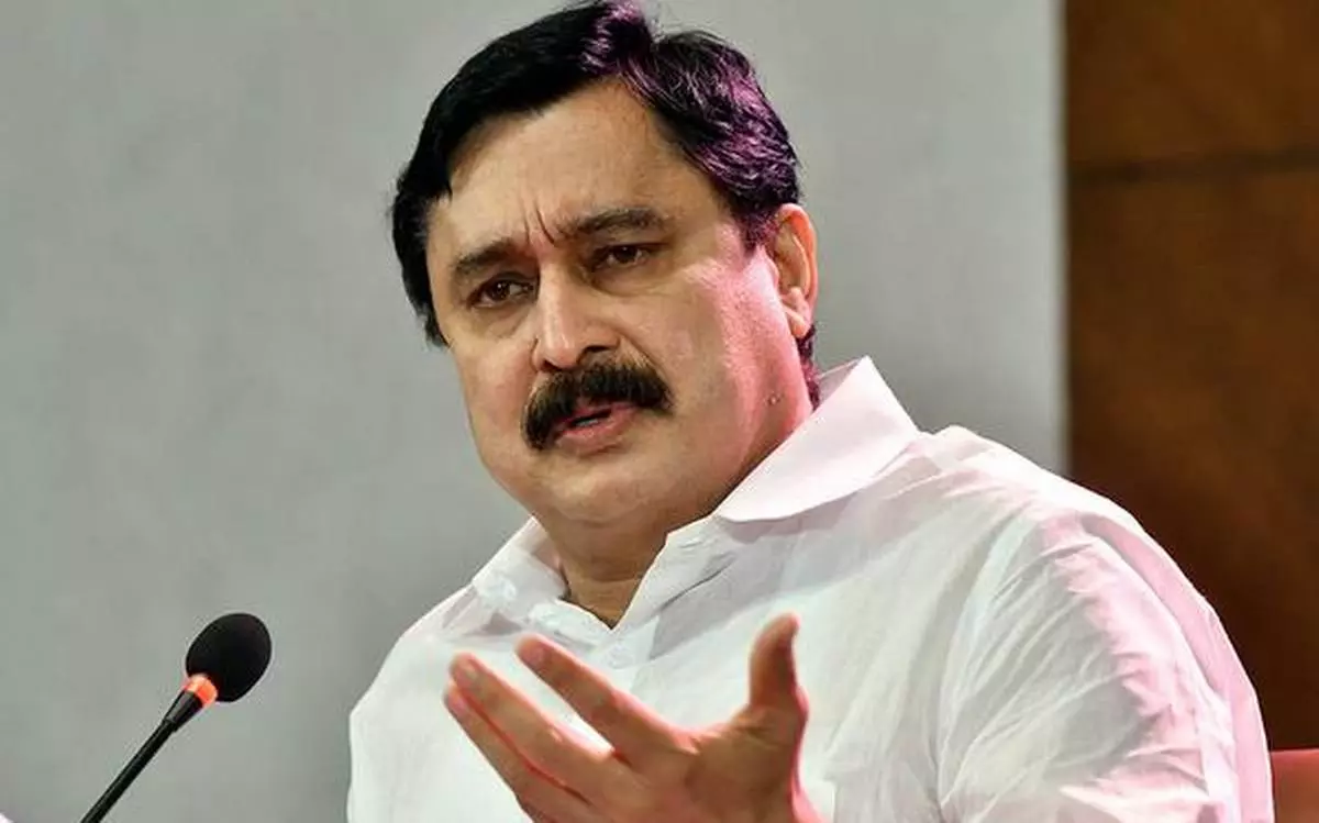 സമരത്തിലുള്ള കായിക താരങ്ങളുമായി സർക്കാർ ചർച്ച നടത്തുമെന്ന് കായിക മന്ത്രി