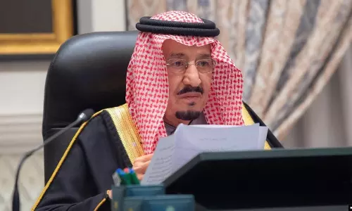 90 ബില്യൺ റിയാൽ മിച്ചം പ്രതീക്ഷിക്കുന്ന ബജറ്റ് സൗദി അറേബ്യ പ്രഖ്യാപിച്ചു 90 ബില്യൺ റിയാൽ മിച്ചം പ്രതീക്ഷിക്കുന്ന ബജറ്റ് സൗദി അറേബ്യ പ്രഖ്യാപിച്ചു