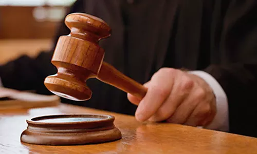 ഭാര്യ അറിയാതെ ഫോൺ സംഭാഷണങ്ങൾ റെക്കോർഡ് ചെയ്യുന്നത് സ്വകാര്യതയുടെ ലംഘനം