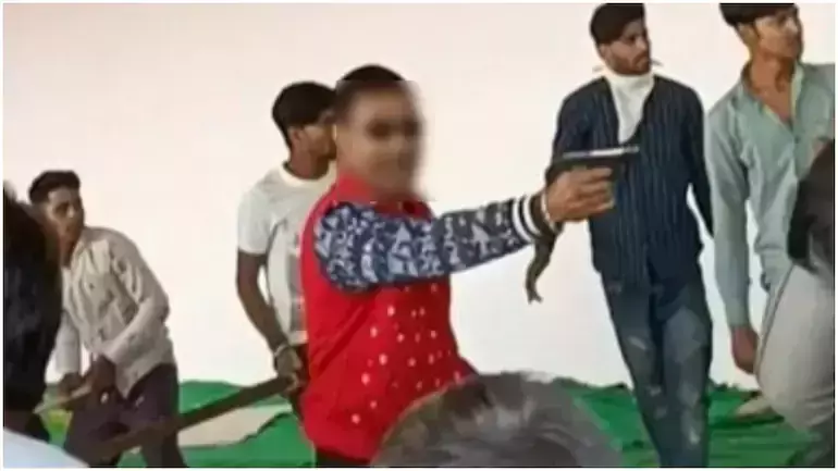 ആള്‍ദൈവം രാംപാലിന്‍റെ അനുയായികള്‍ സംഘടിപ്പിച്ച വിവാഹചടങ്ങിന് നേരെ ആള്‍ക്കൂട്ട ആക്രമണം; ഒരാള്‍ വെടിയേറ്റു മരിച്ചു