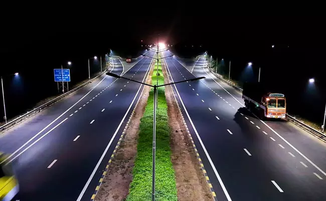 അടിയന്തര മെഡിക്കൽ സേവനങ്ങൾക്കായി ഹൈവേകളിൽ  ഹെലിപ്പാഡൊരുക്കാൻ കേന്ദ്രം