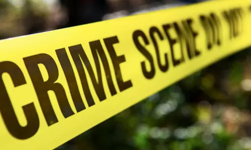 എറണാകുളത്ത് ഭര്‍ത്താവിനെ കഴുത്തു ഞെരിച്ചു കൊന്നു; ഭാര്യയും മകളും അറസ്റ്റില്‍