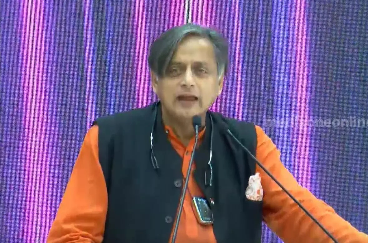 വ്യവസായങ്ങളെ പ്രോത്സാഹിപ്പിക്കുന്ന നിലപാട് സ്വാഗതാർഹം; മുഖ്യമന്ത്രിയെ പുകഴ്ത്തി ശശി തരൂർ വ്യവസായങ്ങളെ പ്രോത്സാഹിപ്പിക്കുന്ന നിലപാട് സ്വാഗതാർഹം; മുഖ്യമന്ത്രിയെ പുകഴ്ത്തി ശശി തരൂർ