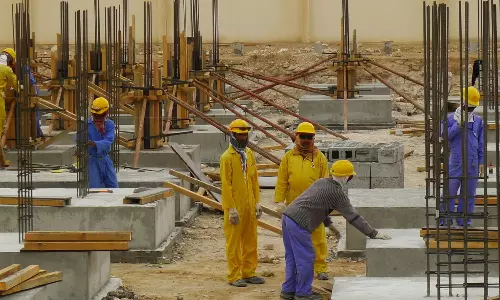 സൗദിയിലെ തൊഴിൽനിയമങ്ങളിൽ മാറ്റം; ശമ്പളം വൈകിയാൽ 3,000 റിയാൽ പിഴ