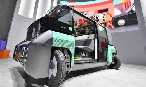 90 ഡിഗ്രി തിരിയുന്ന വീലുകൾ അവതരിപ്പിച്ച് ഹ്യുണ്ടായി മൊബിസ്‌