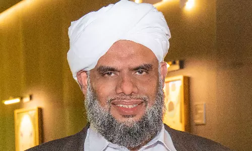 ആലപ്പുഴ ഇരട്ട കൊലപാതകം ദൗർഭാഗ്യകരം; സമാധാനം പുനസ്ഥാപിക്കാനുള്ള ശ്രമങ്ങൾക്ക് പിന്തുണ നൽകണം: ഖലീൽ ബുഖാരി തങ്ങൾ