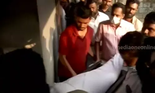 ഷാനിന്റെ മൃതദേഹം വീട്ടിലെത്തിച്ചു; പൊതുദർശനത്തിന് വൻ ജനാവലി