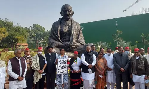 എംപിമാരുടെ സസ്പെൻഷൻ; അഞ്ചു പാർട്ടികളെ ചർച്ചയ്ക്ക് വിളിച്ചു കേന്ദ്രസർക്കാർ; ഭിന്നിപ്പിക്കാനുള്ള നീക്കമെന്ന് ബിനോയ് വിശ്വം